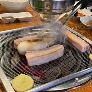 솔방구리 삼겹살 사진