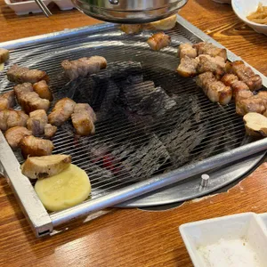 솔방구리 삼겹살 사진