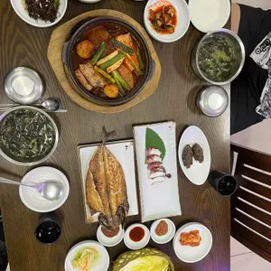 토끼와 거북이 사진