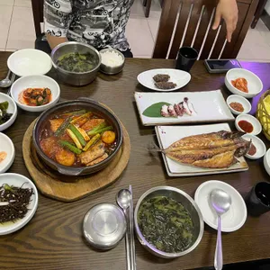 토끼와 거북이 사진
