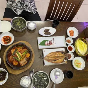 토끼와 거북이 사진