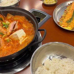 백채김치찌개 사진