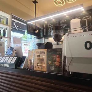 우지커피 대표 사진