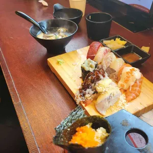 김시우초밥 대표 사진