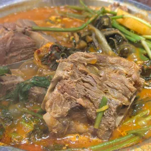 삼삼뼈국 사진