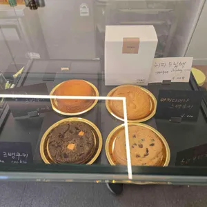 이로울리 사진