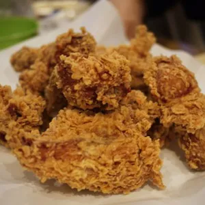 깐부치킨 사진