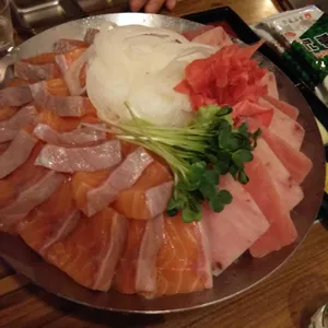 김천재의육회반한연어 리뷰 사진