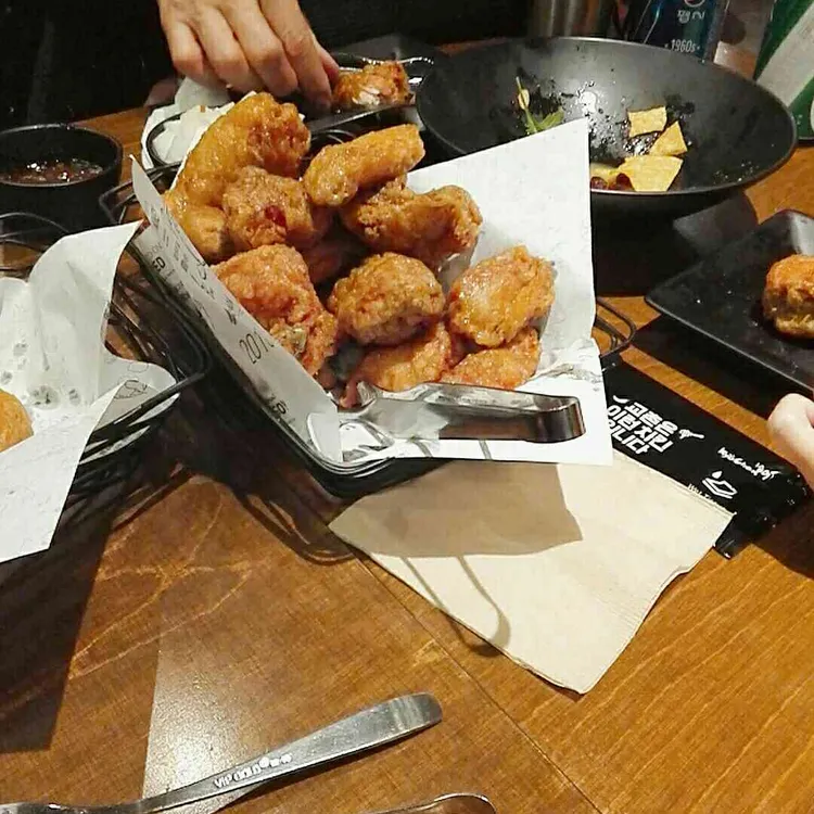 교촌치킨 사진