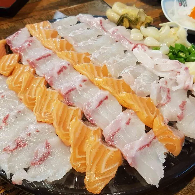 연어랑회랑 사진