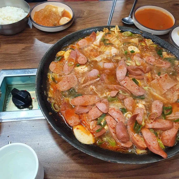 두꺼비부대찌개 사진