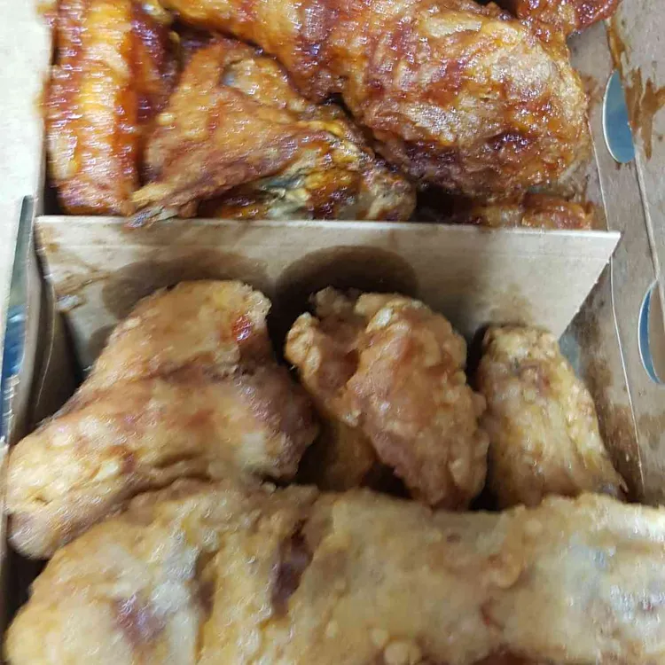 교촌치킨 사진