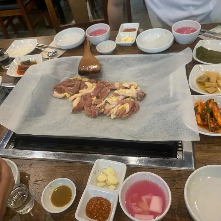 황금유황오리한오리 사진