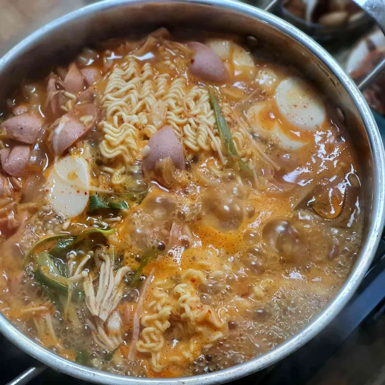 땅스부대찌개 사진