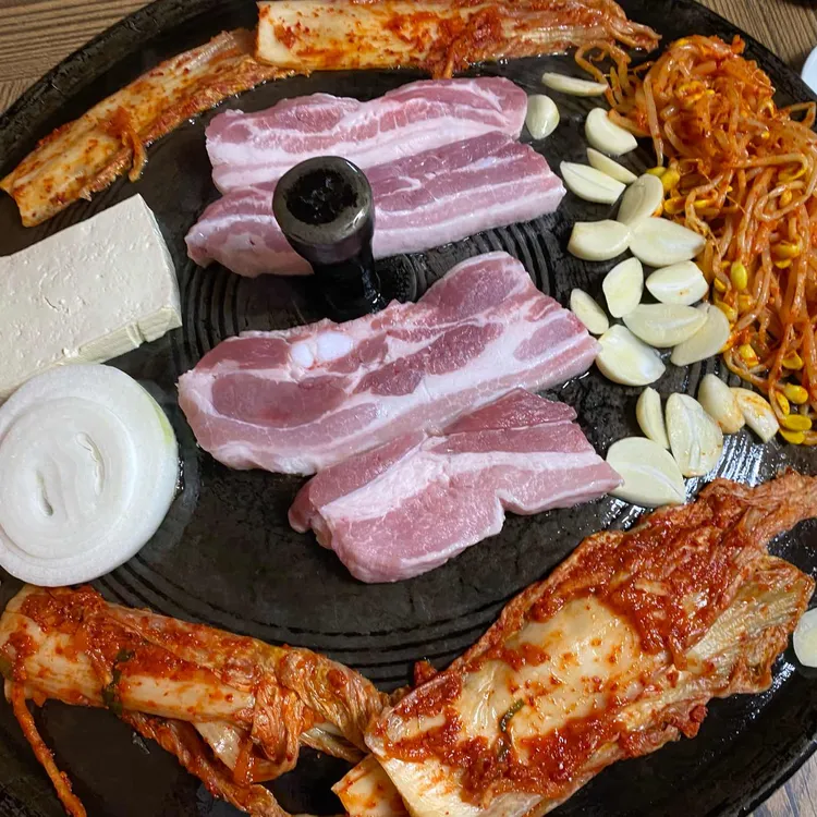 싹쓰리솥뚜껑김치삼겹살 사진