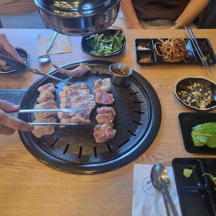 크라운돼지 사진