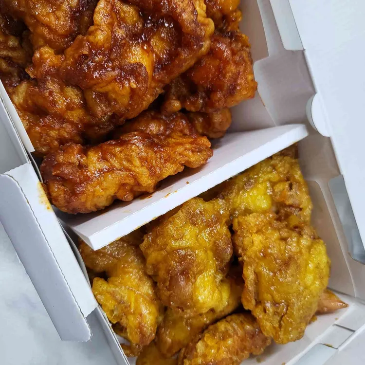 교촌치킨 사진