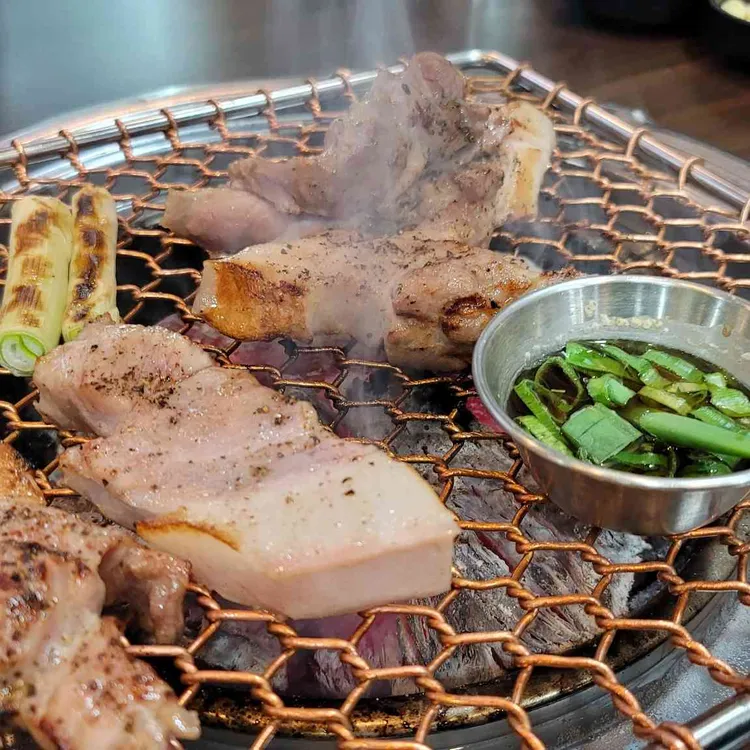 꺼멍도야지 사진