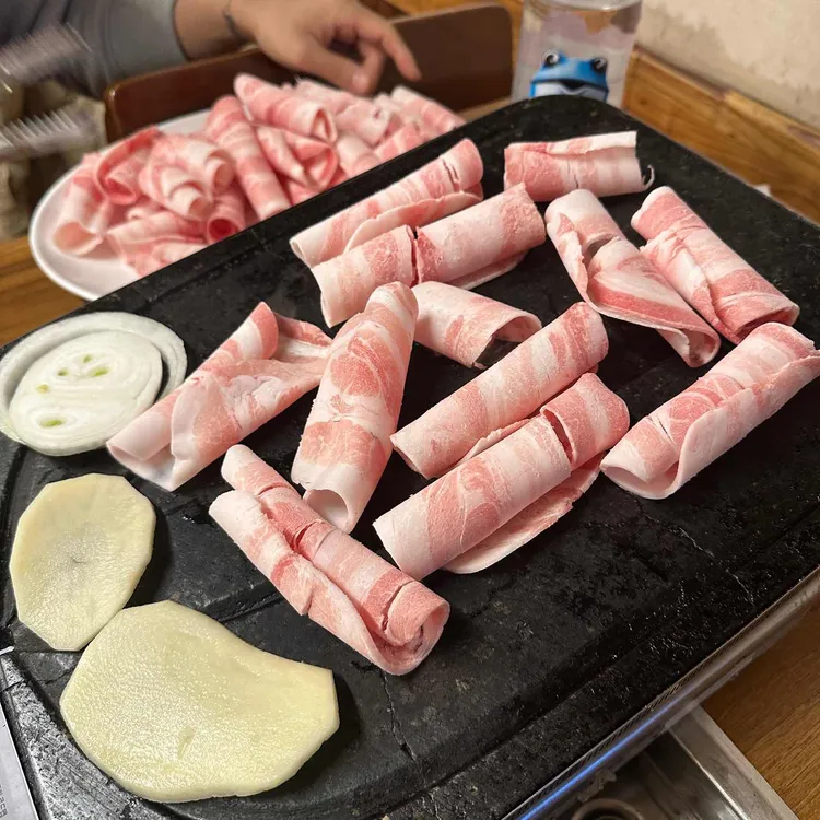 자연석돌구이 사진