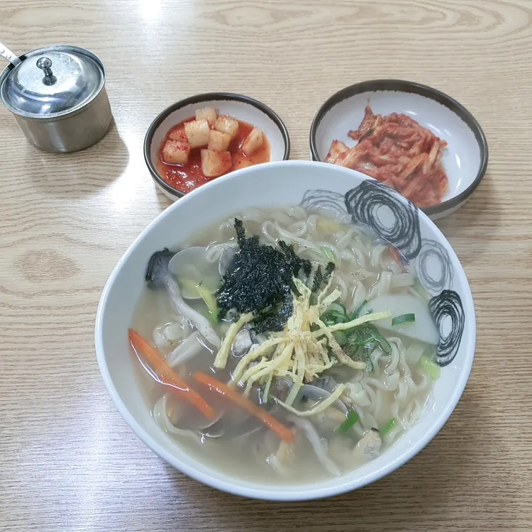 행복한 칼국수 사진