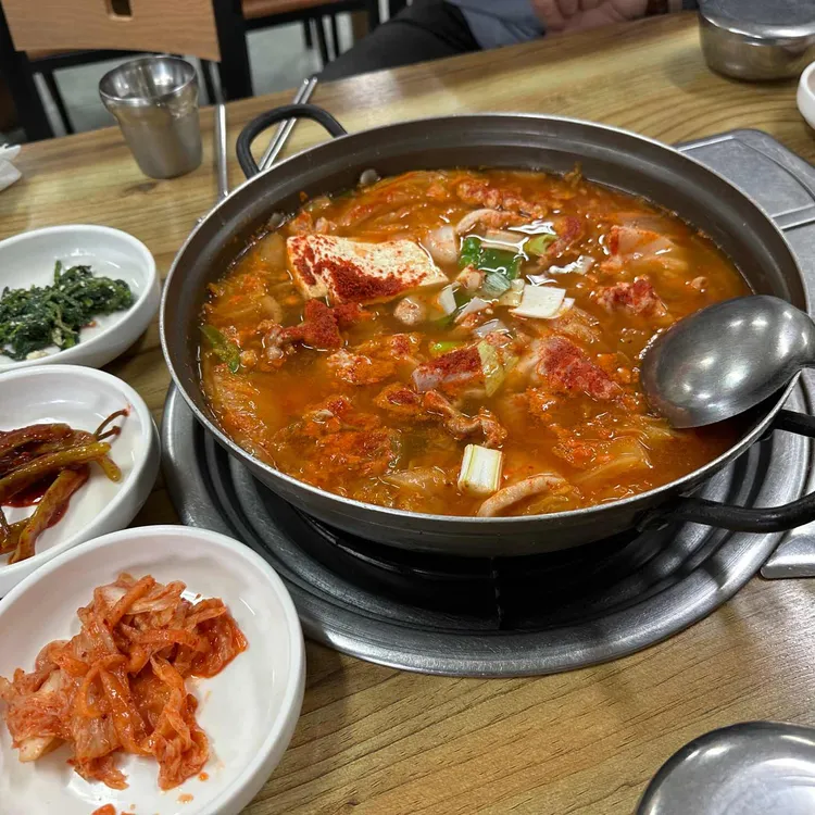 뚱이네김치찌개 사진