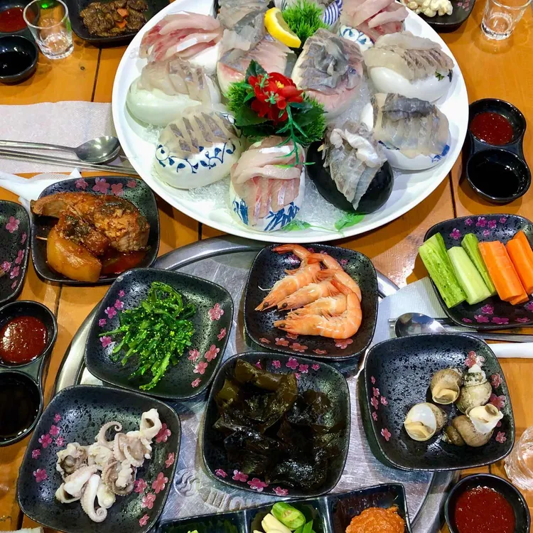 돌고래횟집 사진