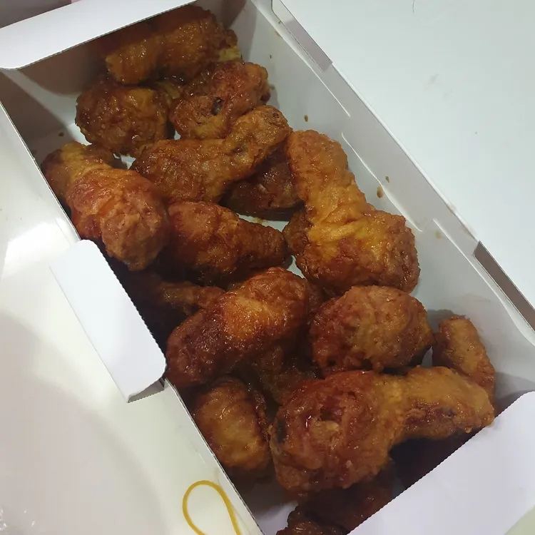 교촌치킨 사진