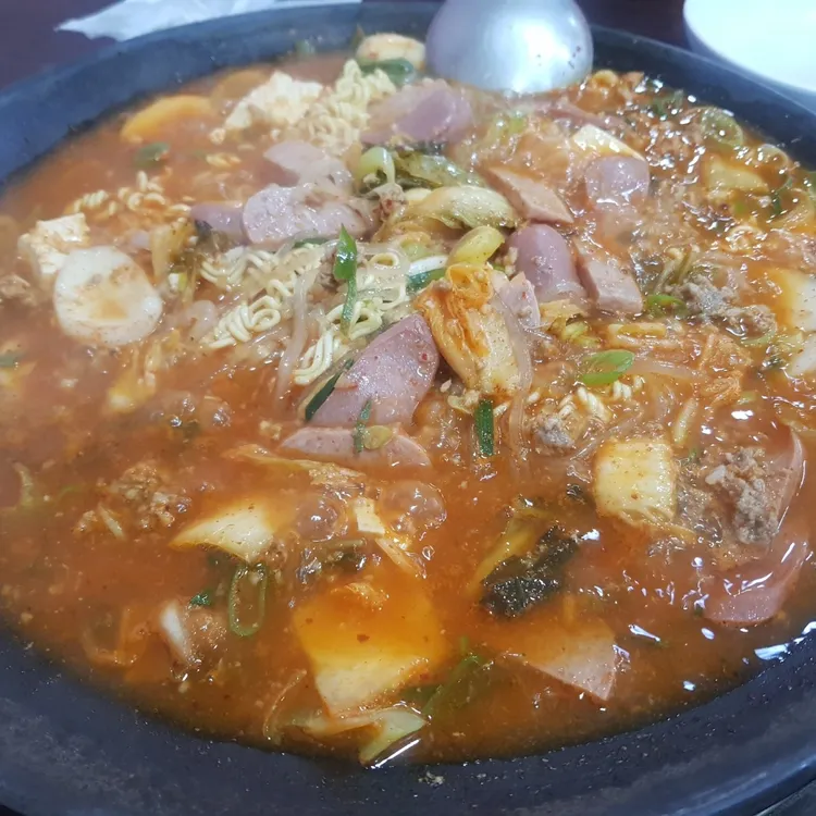 신촌부대찌개 사진