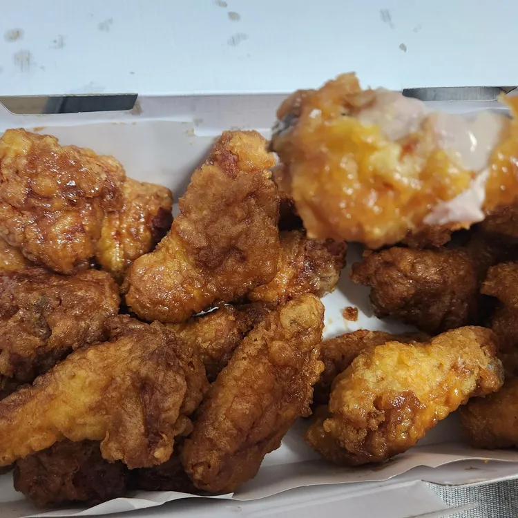 교촌치킨 사진