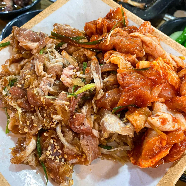 애국돼지 사진