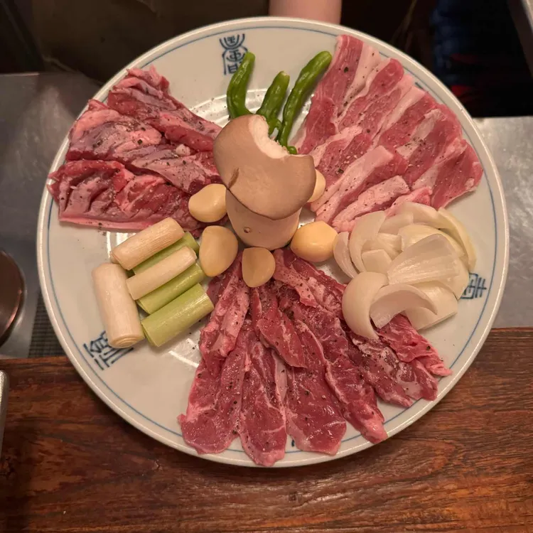 육돼 사진