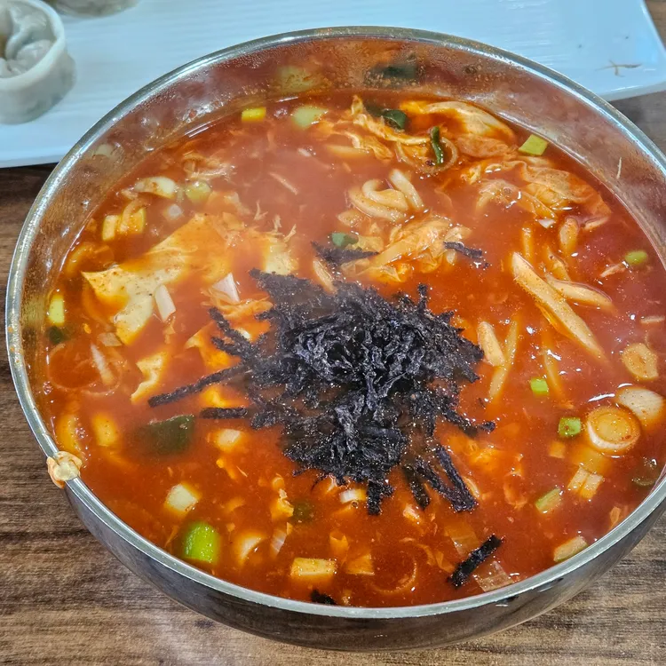 얼큰이칼국수 사진
