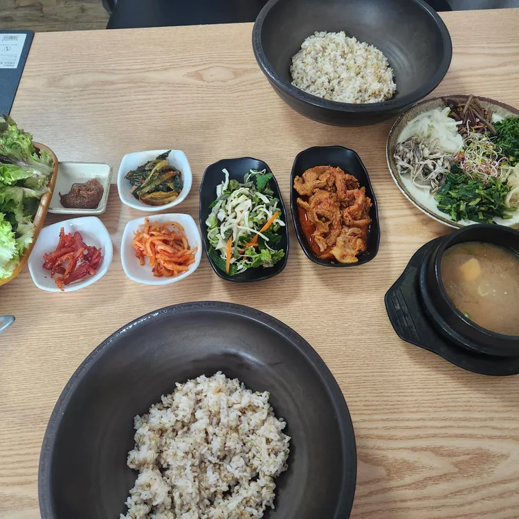 산채보리밥 사진