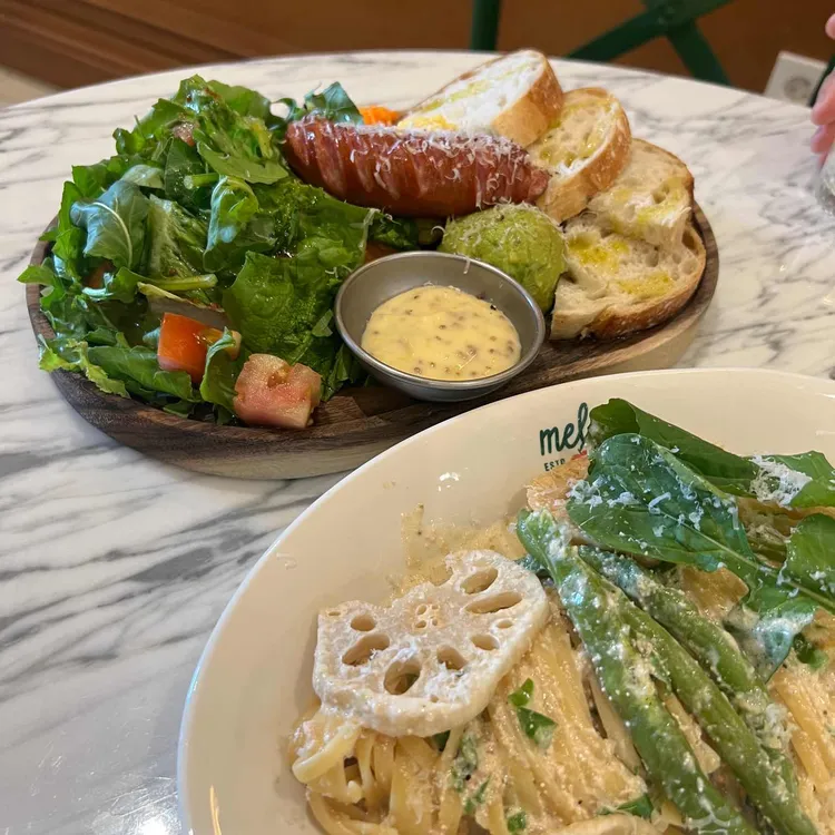멜라 사진