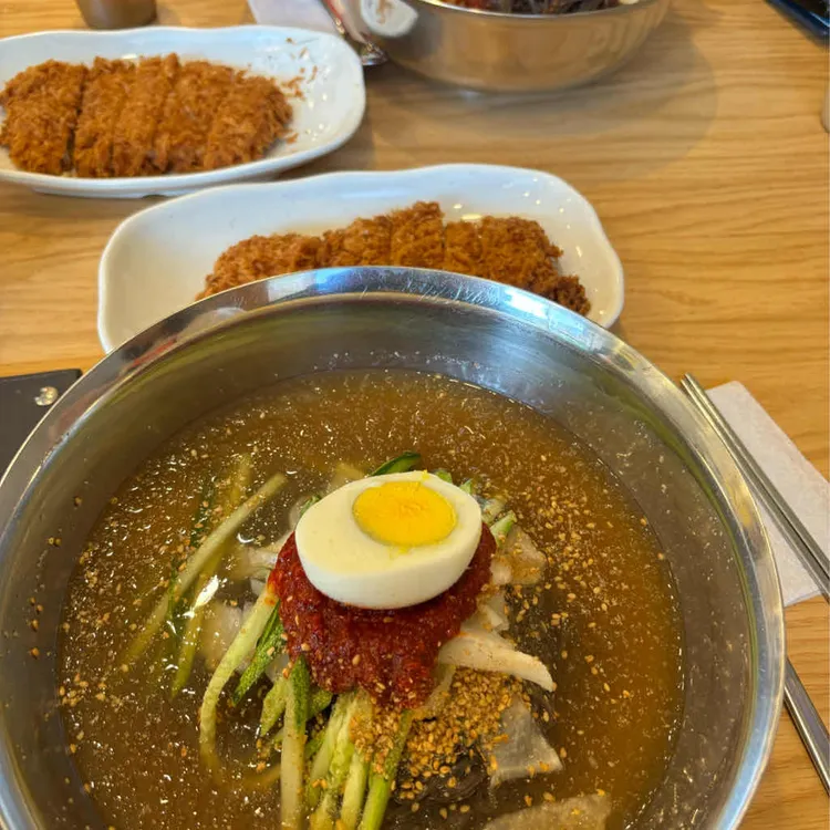 매콤돈까스 칡불냉면 사진