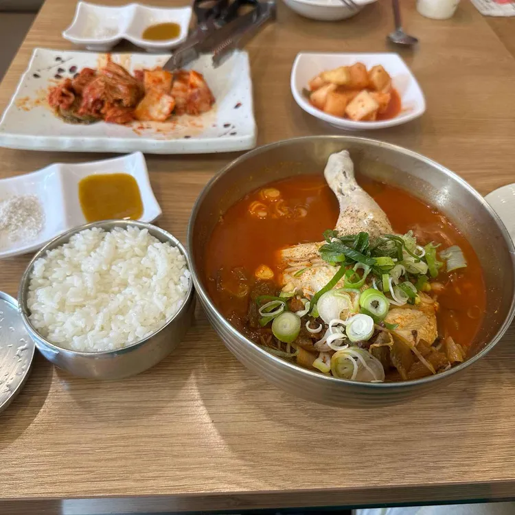 수한무 닭칼국수 사진