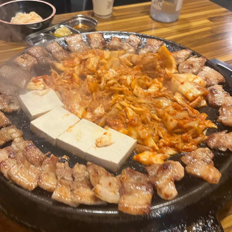 무쇠김치삼겹 사진