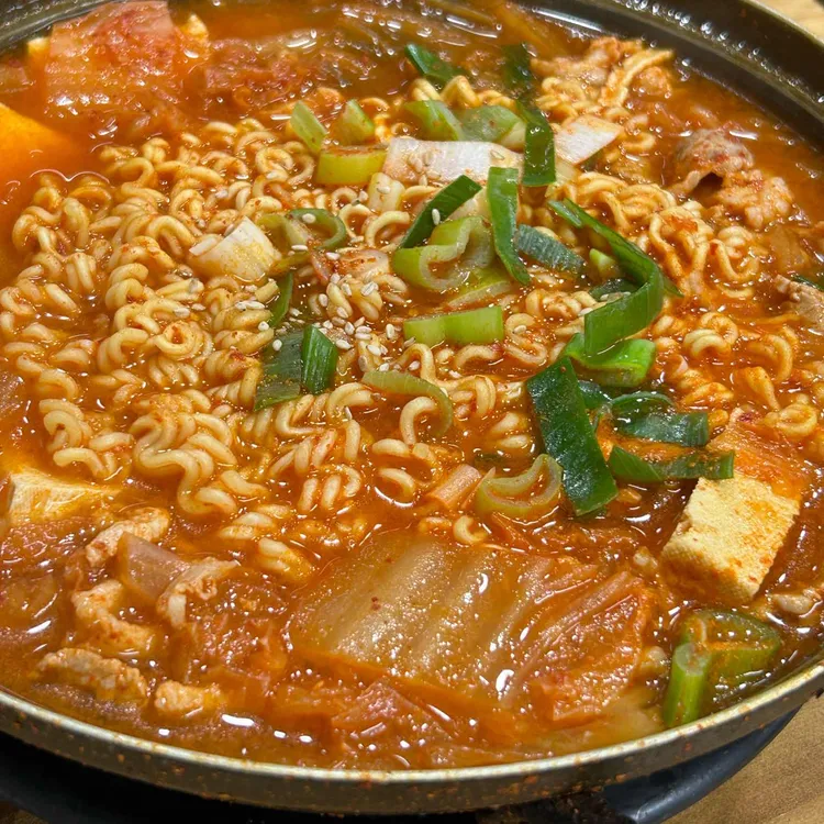 궁전김치찌개 사진