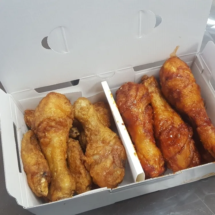 교촌치킨 사진