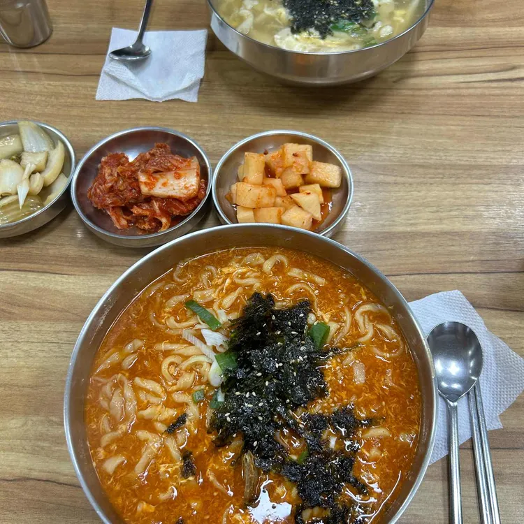 모란손칼국수 사진