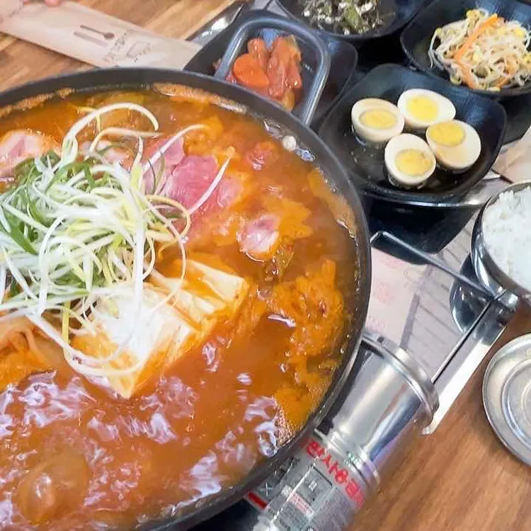 북항숯불뒷고기 묵은지찜 사진