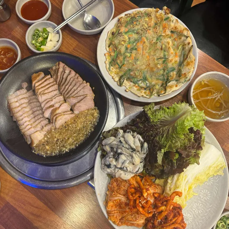 신원당마늘보쌈감자탕칡냉면칼국수 사진