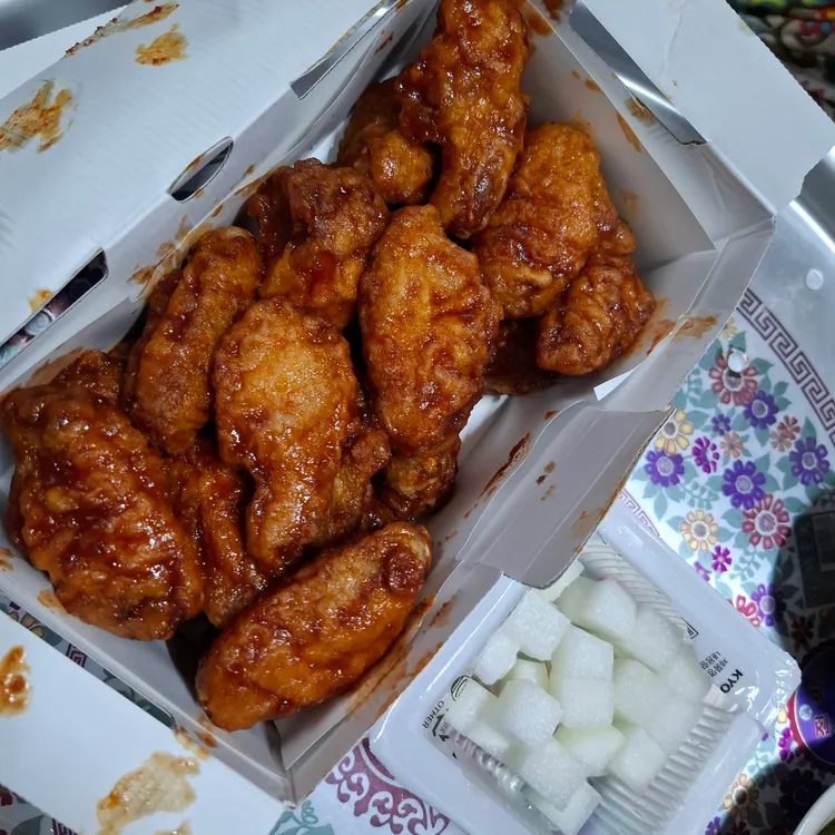 교촌치킨 사진