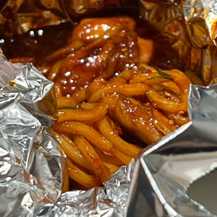 꾸브라꼬 숯불 두마리치킨 사진