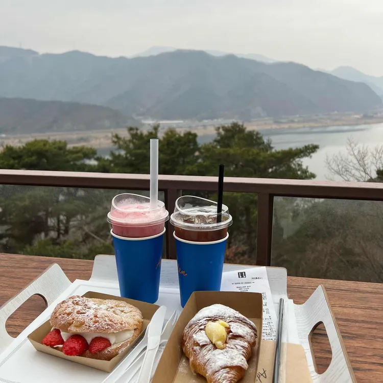 아덴 사진