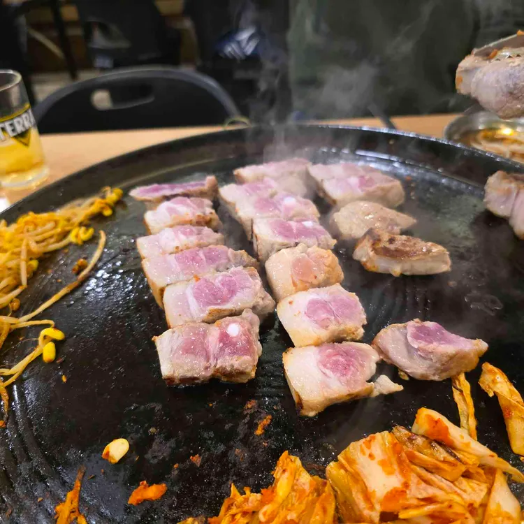 동두천솥뚜껑삼겹살 사진
