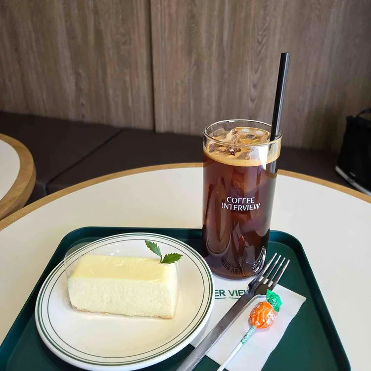 커피인터뷰 사진