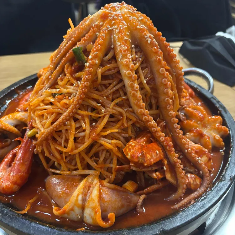 돌솟해물뼈찜 사진