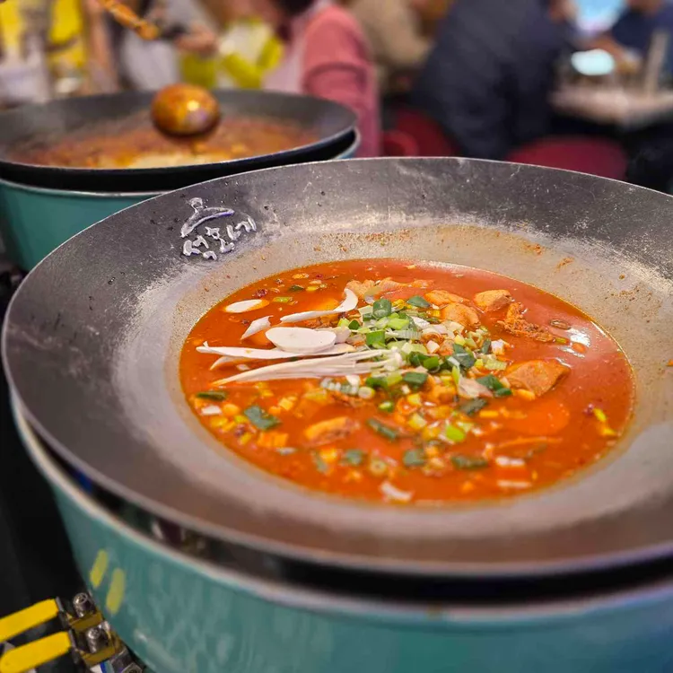 석호네솥뚜껑닭볶음탕 사진