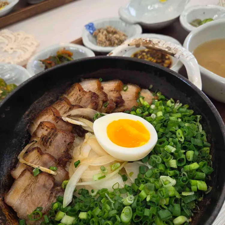 곰돌이솥덮밥 사진